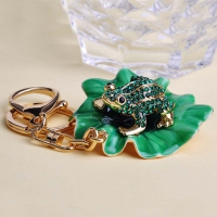 0210100241 Esmalte Emerald Frogs  Autoart Leather Bag Key Chains